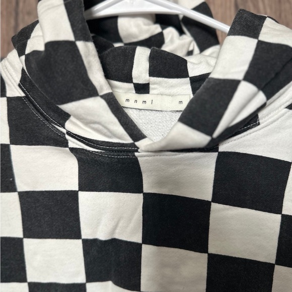 MNML - Picture 1 of 3